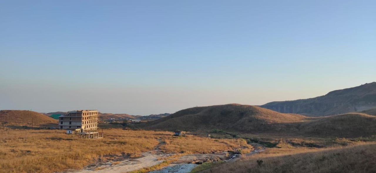 מלון צ'ראפונג'י Hillscape מראה חיצוני תמונה